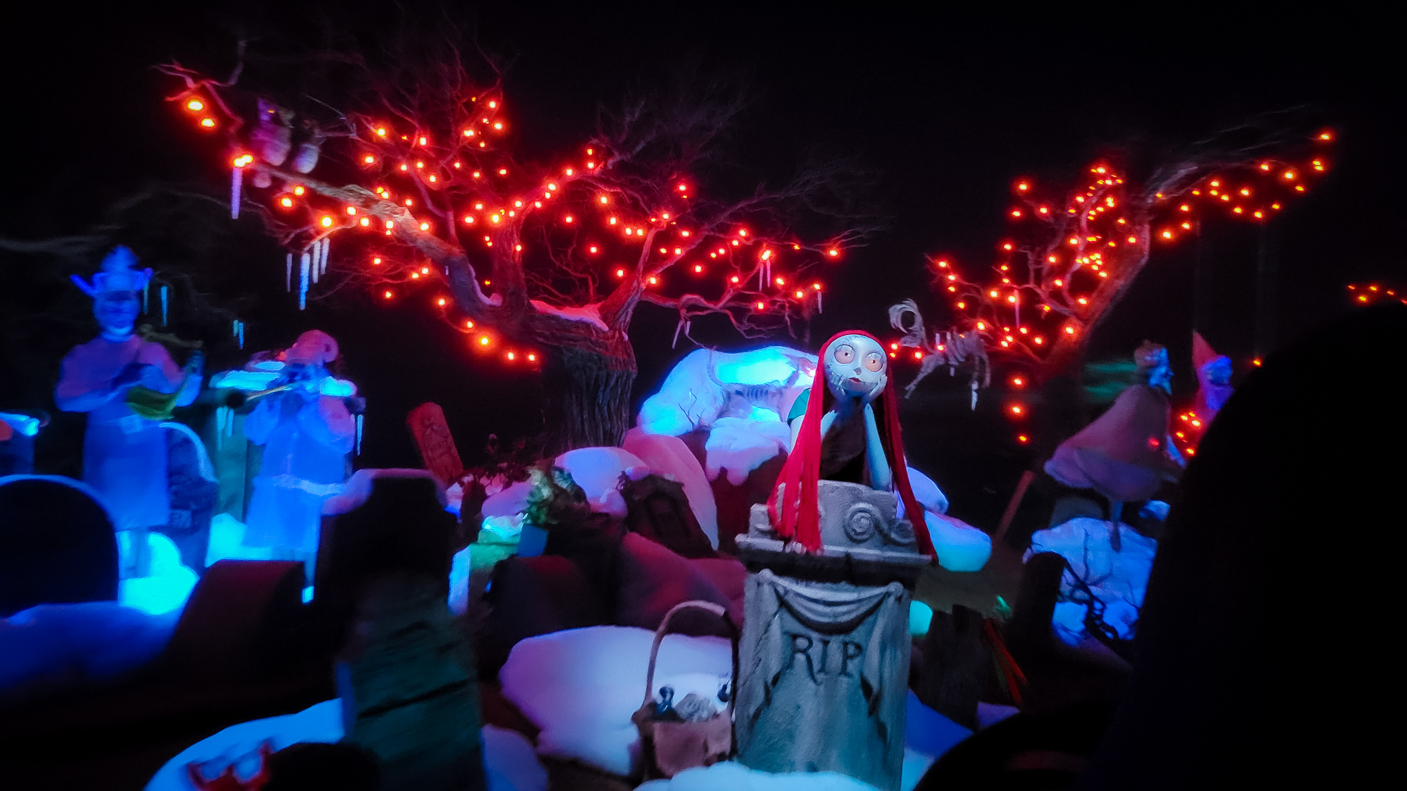 What Holidays Does Disneyland Decorate For Disneyland Tips